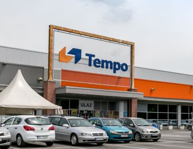 Parking place in front of the Tempo store.